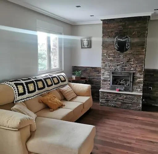 Casa Con En El Casero * Oviédo